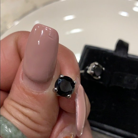 🥂Simulating Black Diamond Stud Earrings 🥂 - Picture 1 of 16